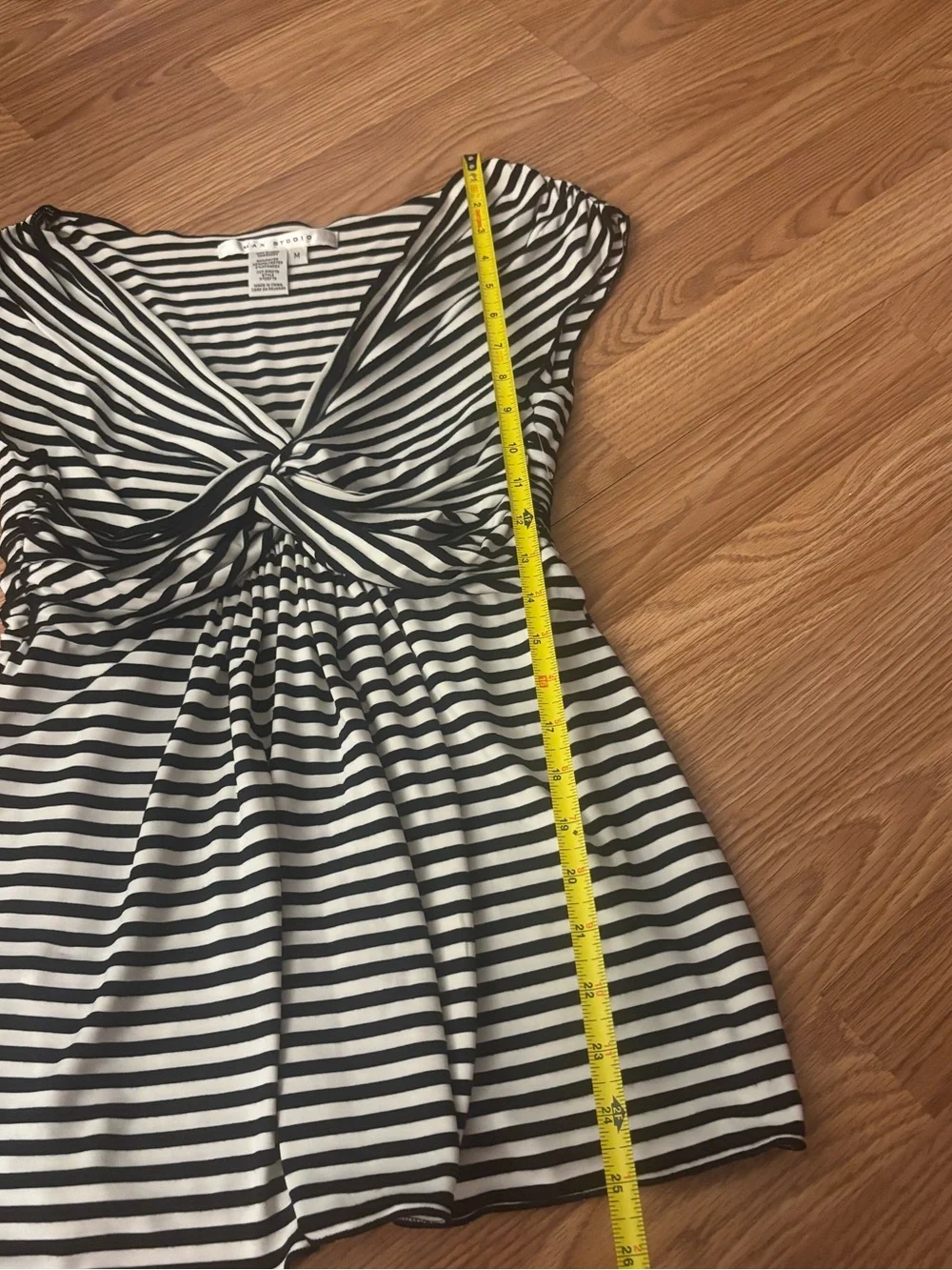 Max Studio Y2K Black & White Striped Deep V Neck Top Size Medium